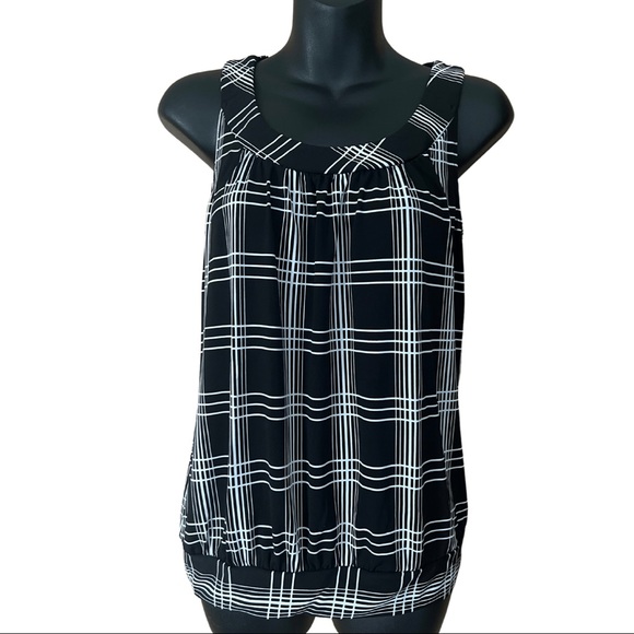 CLEO BLACK AND WHITE SLEEVELESS TOP SIZE XS - Picture 2 of 10